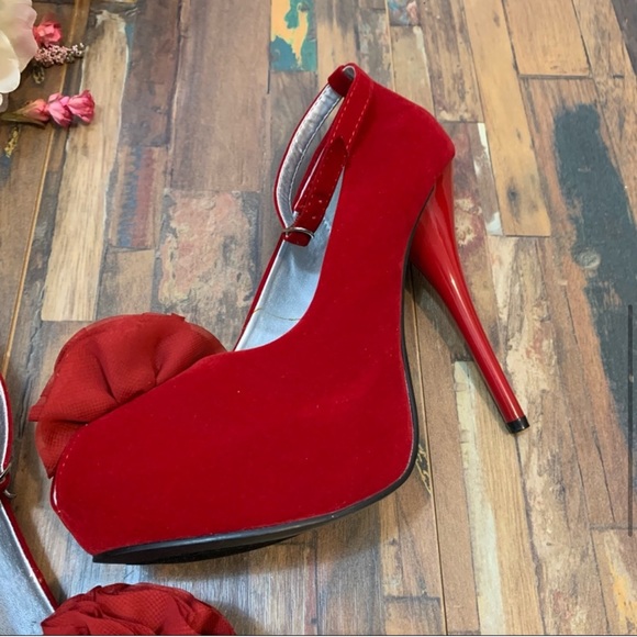 Red Velvet Flower Peep Toe Platform Heels - Picture 6 of 16